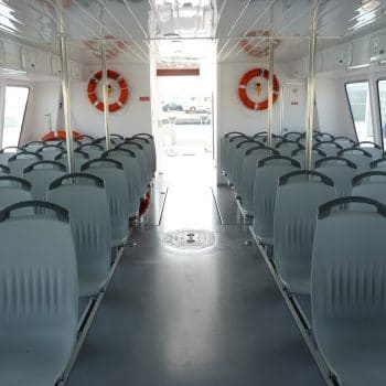 intérieur et sièges passagers du Gipsy XX vedette de transport